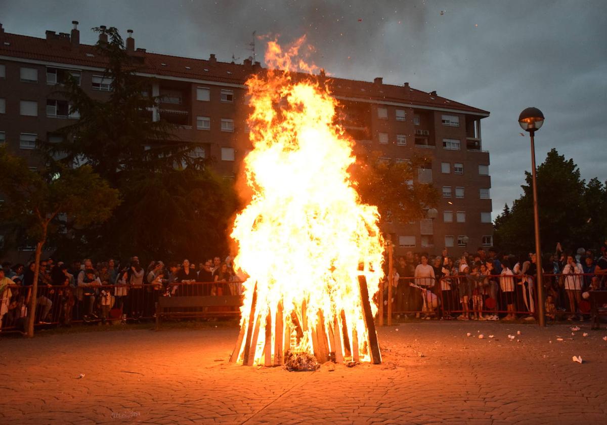 Logroño se llena de fuego y de actos festivos