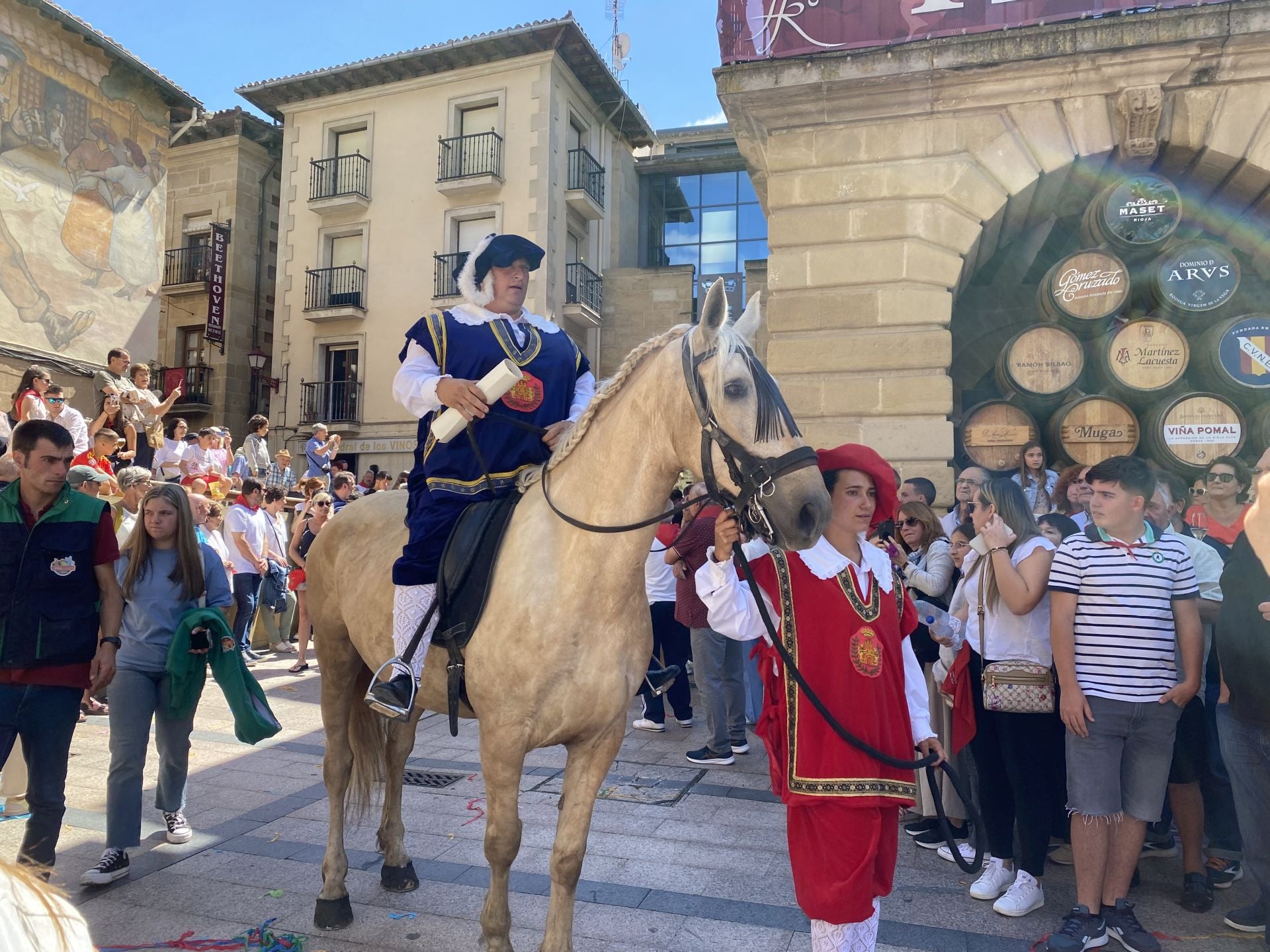 El disparo del cohete en Haro, en imágenes