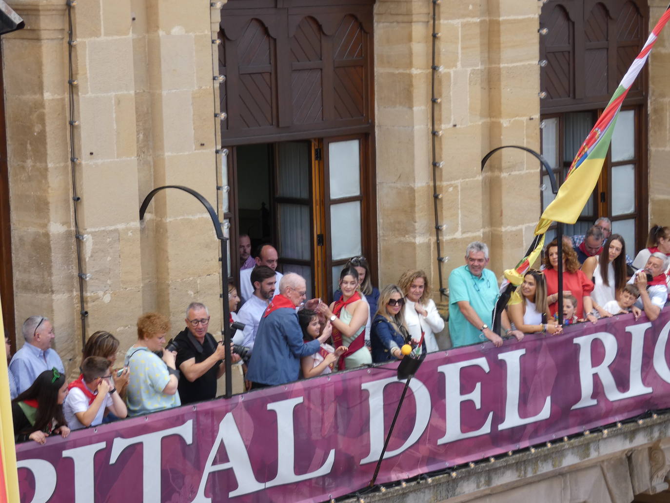 El disparo del cohete en Haro, en imágenes