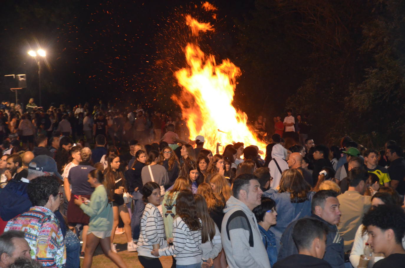 Las hogueras de San Juan arden en toda La Rioja