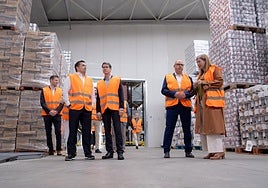 El presidente, ayer, en una de las naves.