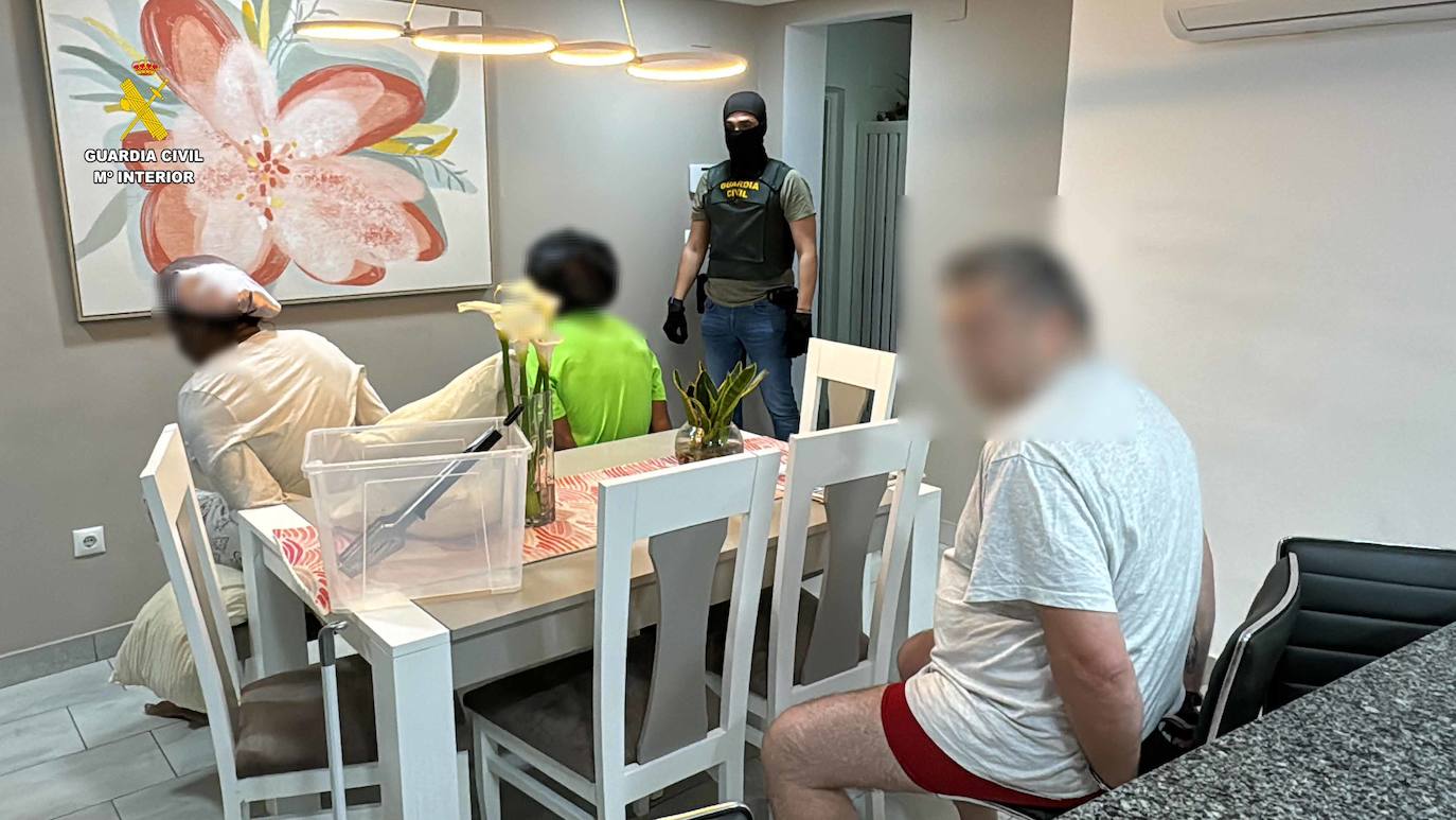 Las imágenes de la operación antidroga en Calahorra