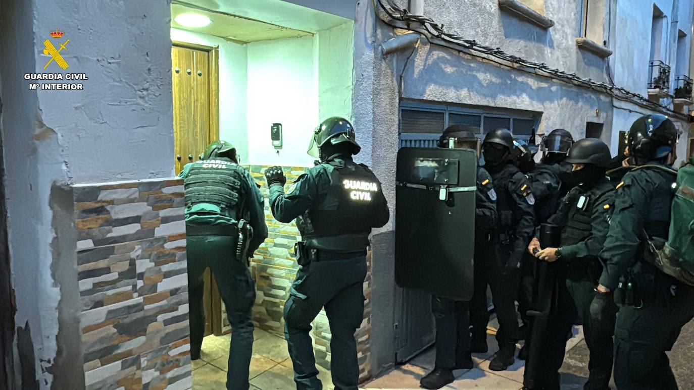 Las imágenes de la operación antidroga en Calahorra