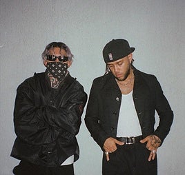 Imagen de los puertorriqueños Tainy y Jahyco durante la colaboración en el tema 'Fantasma AVC'.