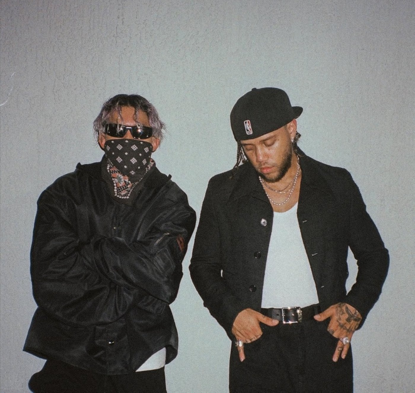 Imagen de los puertorriqueños Tainy y Jahyco durante la colaboración en el tema 'Fantasma AVC'.