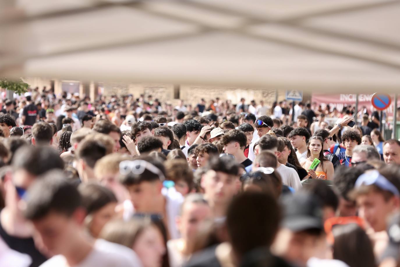 Inauguración de Holika con Raul Clyde como sorpresa