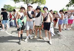 Inauguración de Holika con Raul Clyde como sorpresa