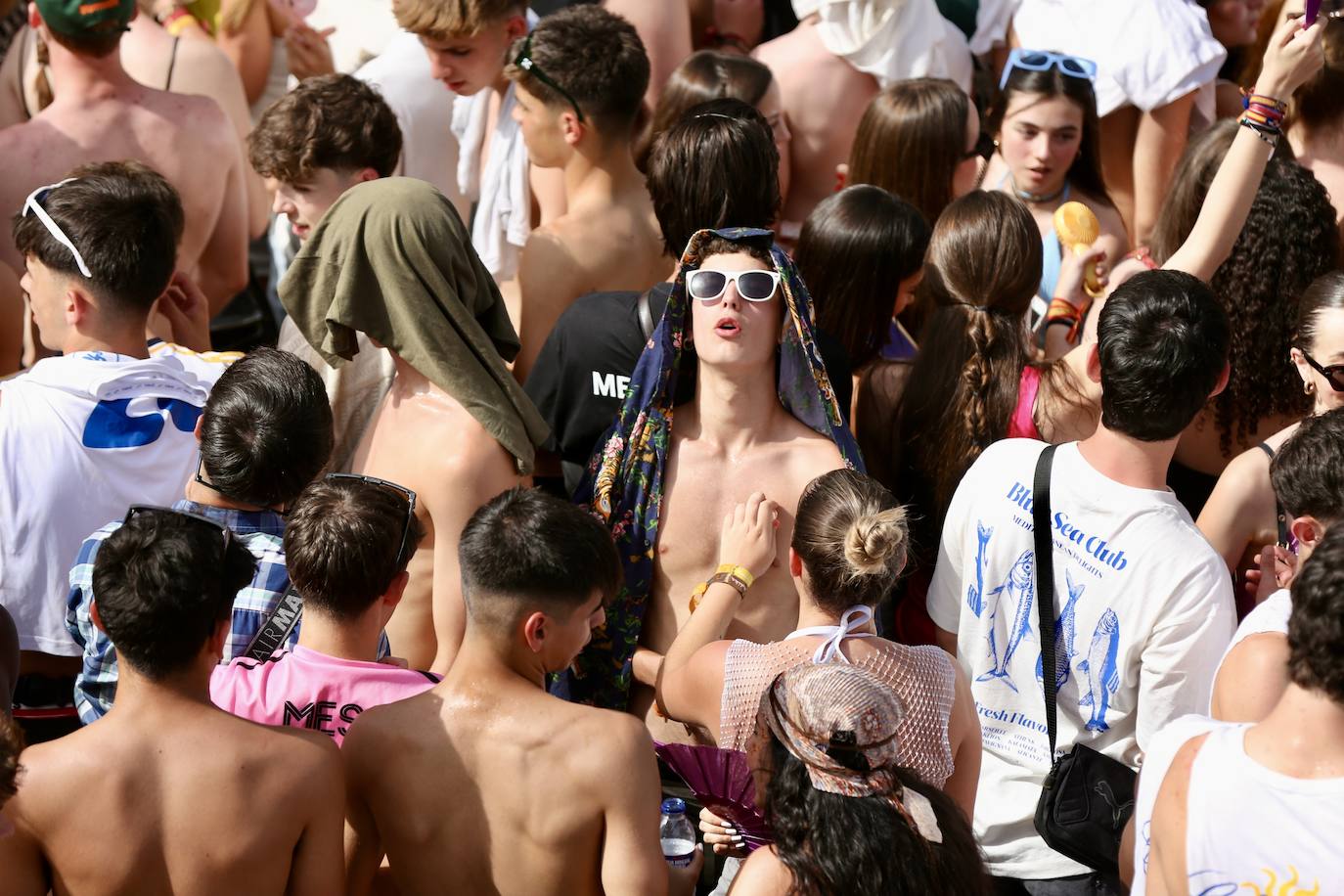 Inauguración de Holika con Raul Clyde como sorpresa