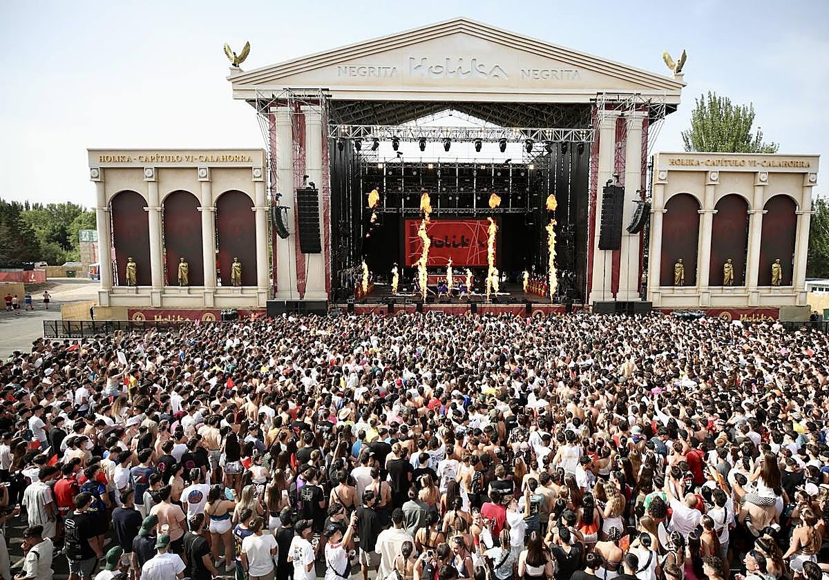 Inauguración de Holika con Raul Clyde como sorpresa