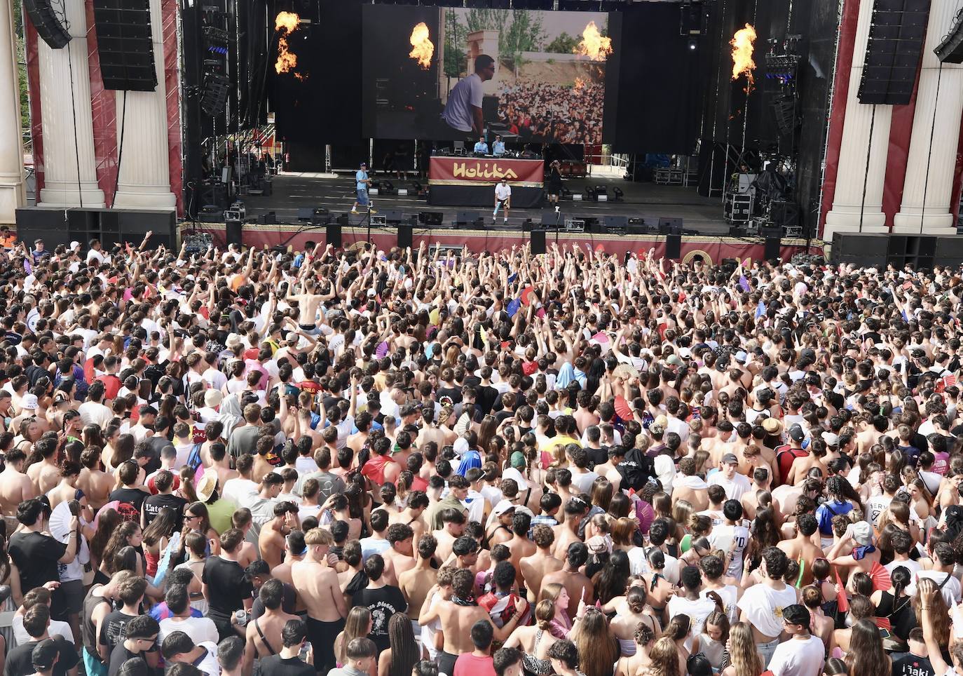 Inauguración de Holika con Raul Clyde como sorpresa