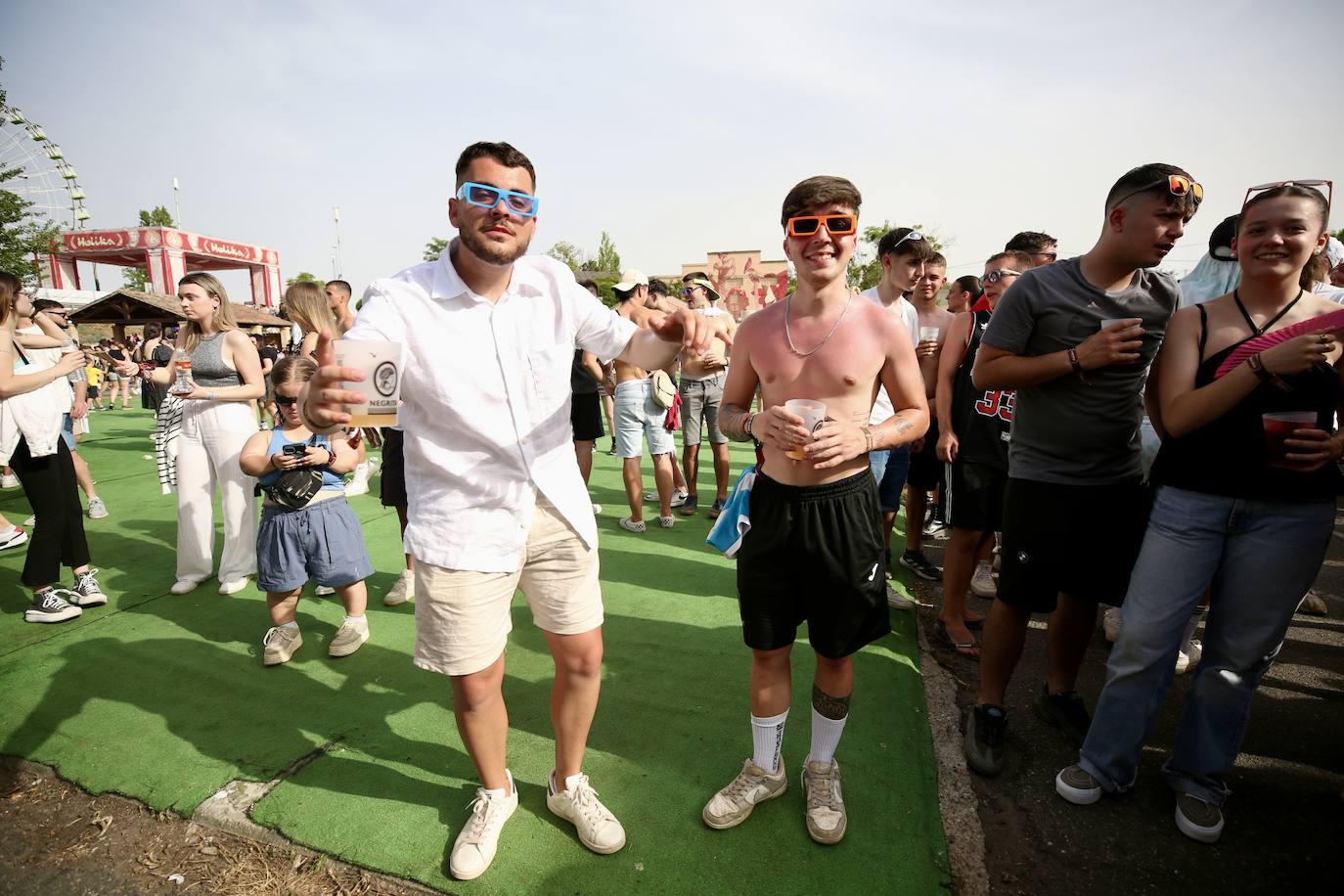 Inauguración de Holika con Raul Clyde como sorpresa