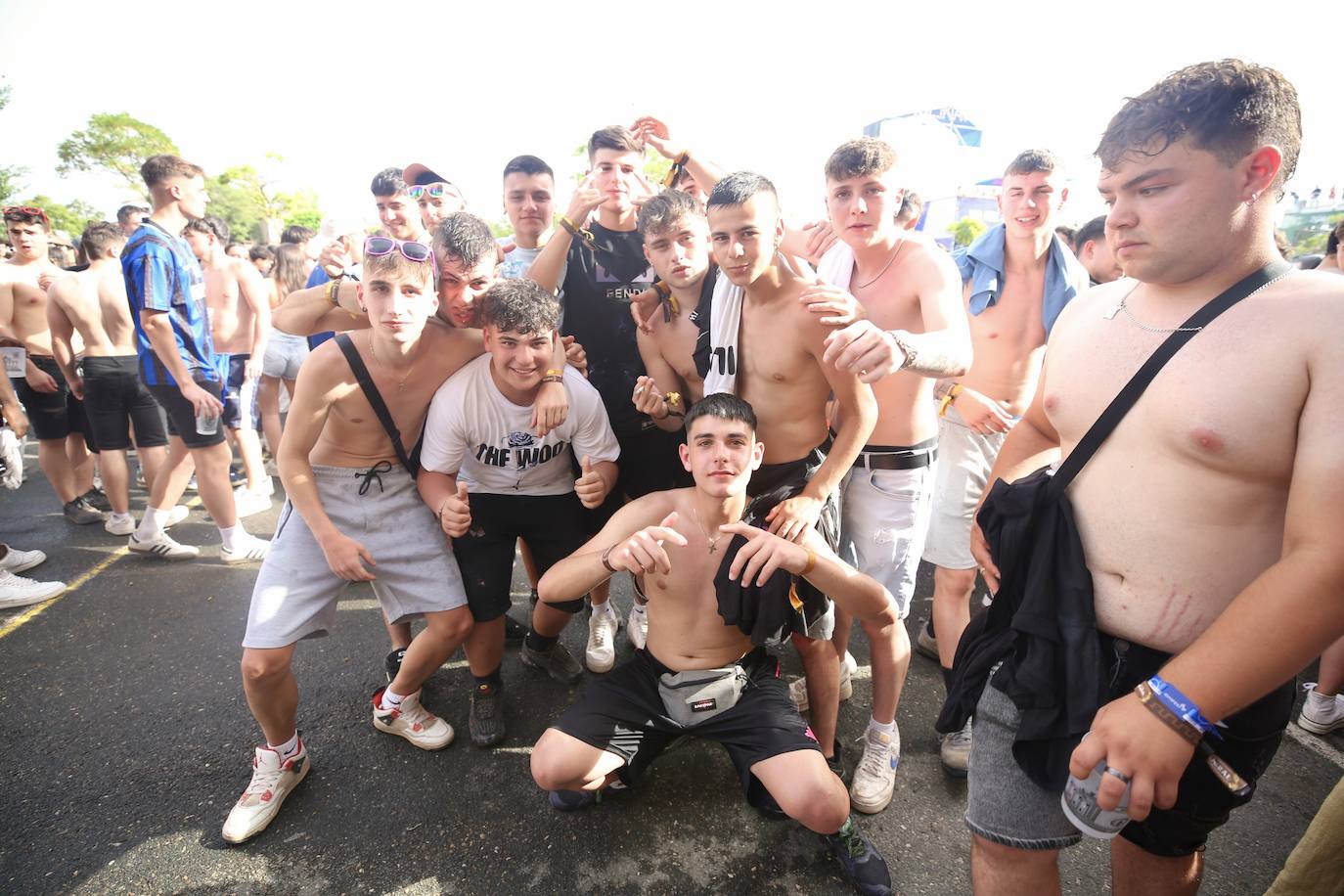 Inauguración de Holika con Raul Clyde como sorpresa