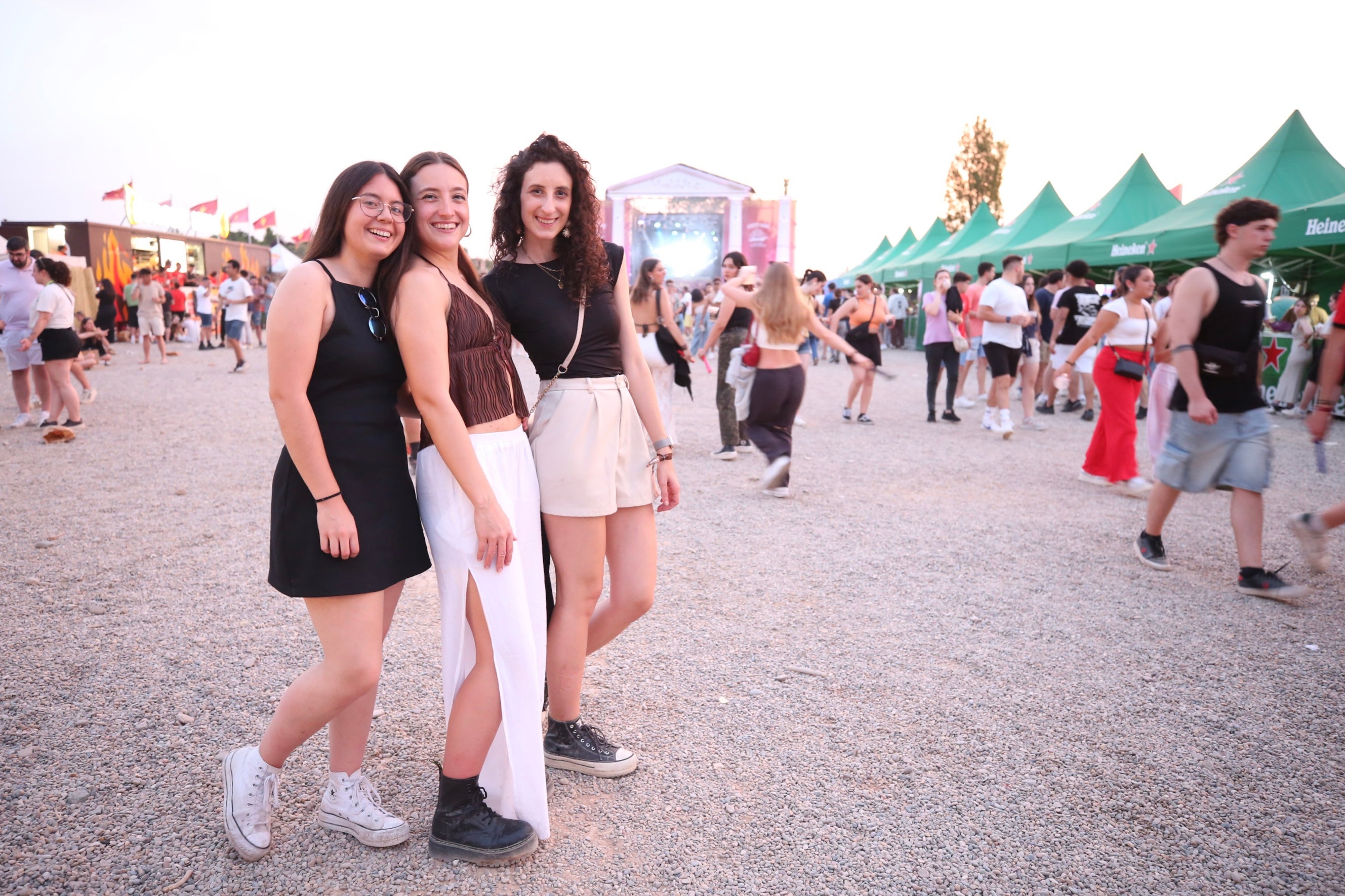 Inauguración de Holika con Raul Clyde como sorpresa