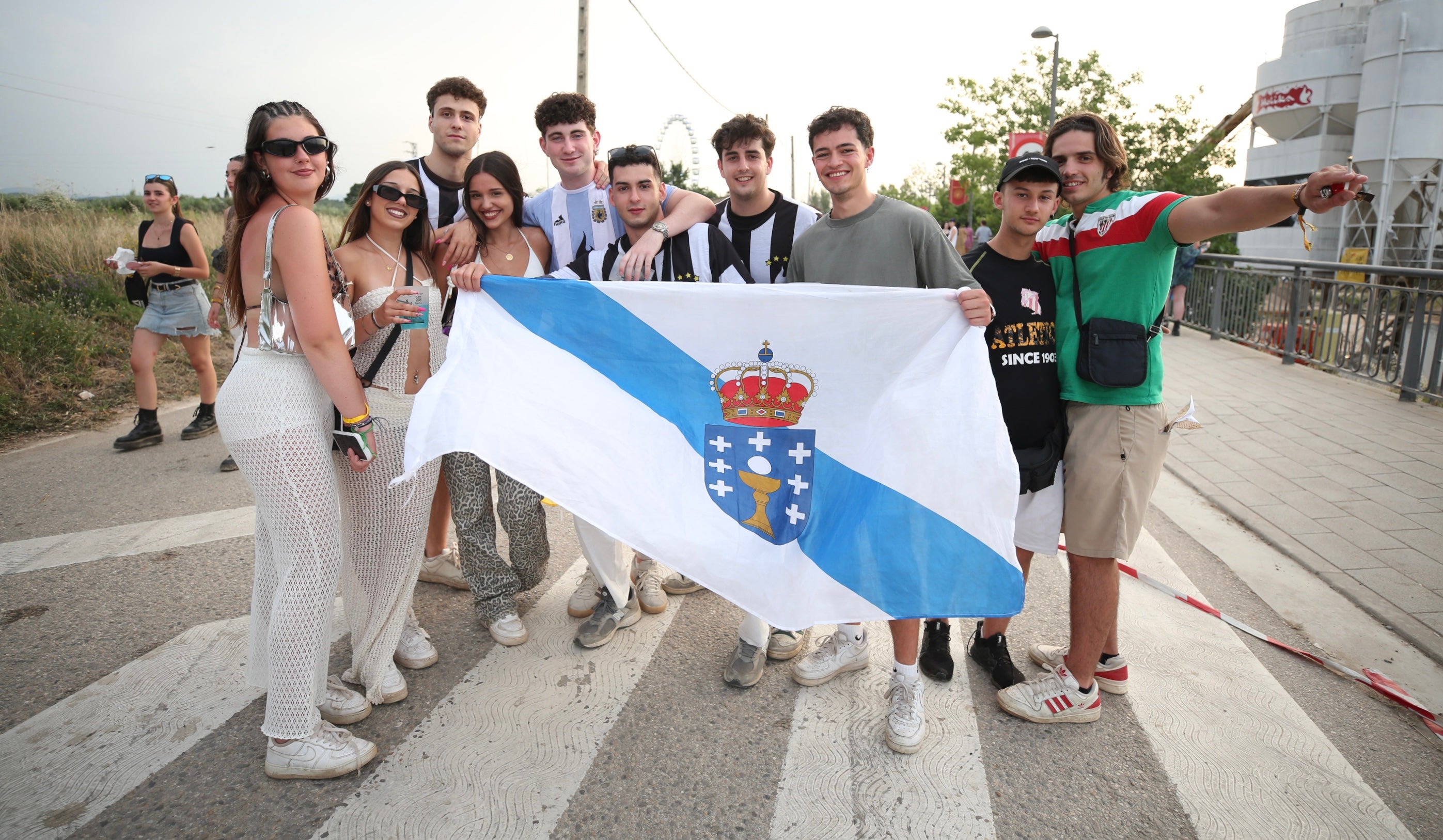 Inauguración de Holika con Raul Clyde como sorpresa