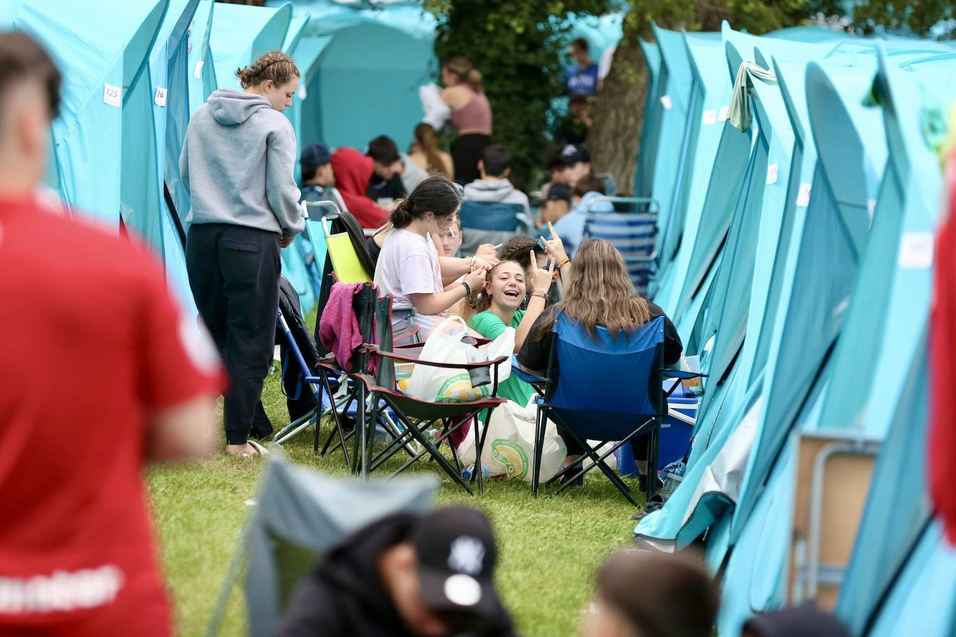 Preparativos para una noche de sábado en el Holika