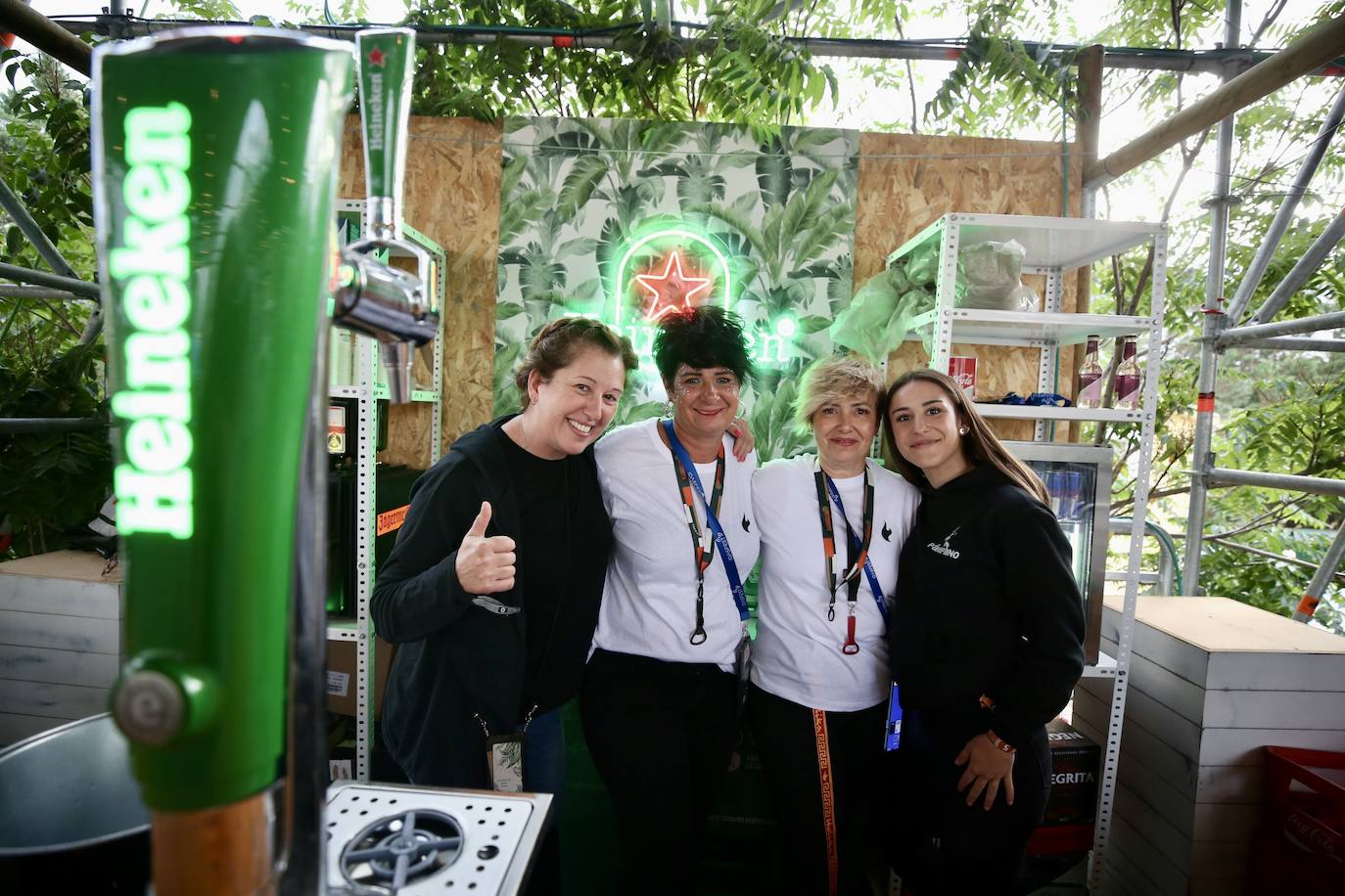 Preparativos para una noche de sábado en el Holika