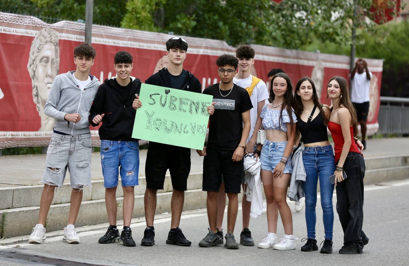 Preparativos para una noche de sábado en el Holika