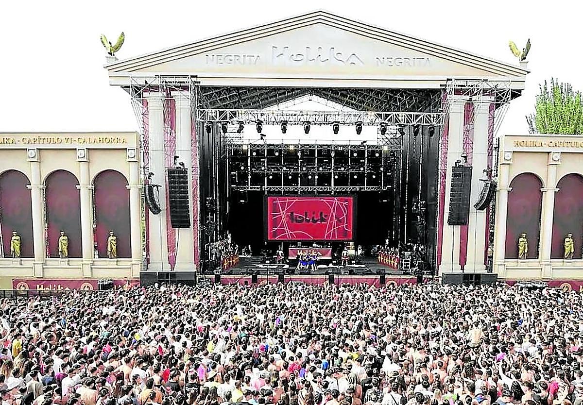 Inauguración del festival Holika la semana pasada, en la que participó el Grupo Paso Viviente.