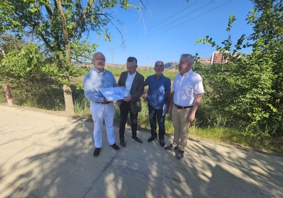 Presentación del proyecto sobre el terreno el verano pasado.