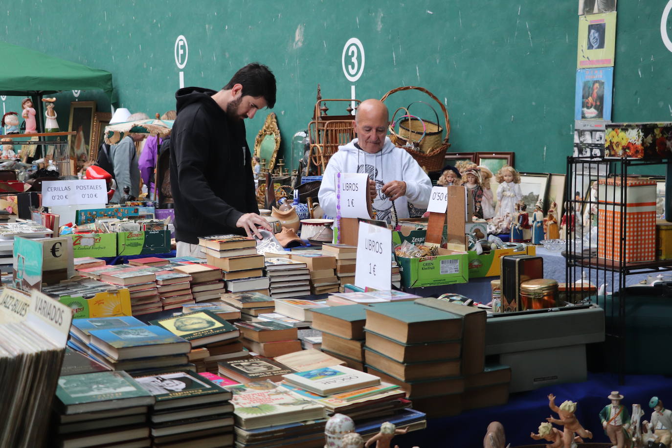 Las imágenes de la XII Feria Nacional de Antigüedades de Munilla