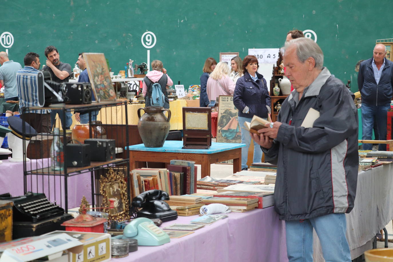 Las imágenes de la XII Feria Nacional de Antigüedades de Munilla