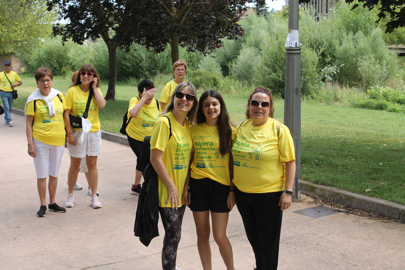 Las imágenes de la marcha solidaria contra el cáncer en Nájera
