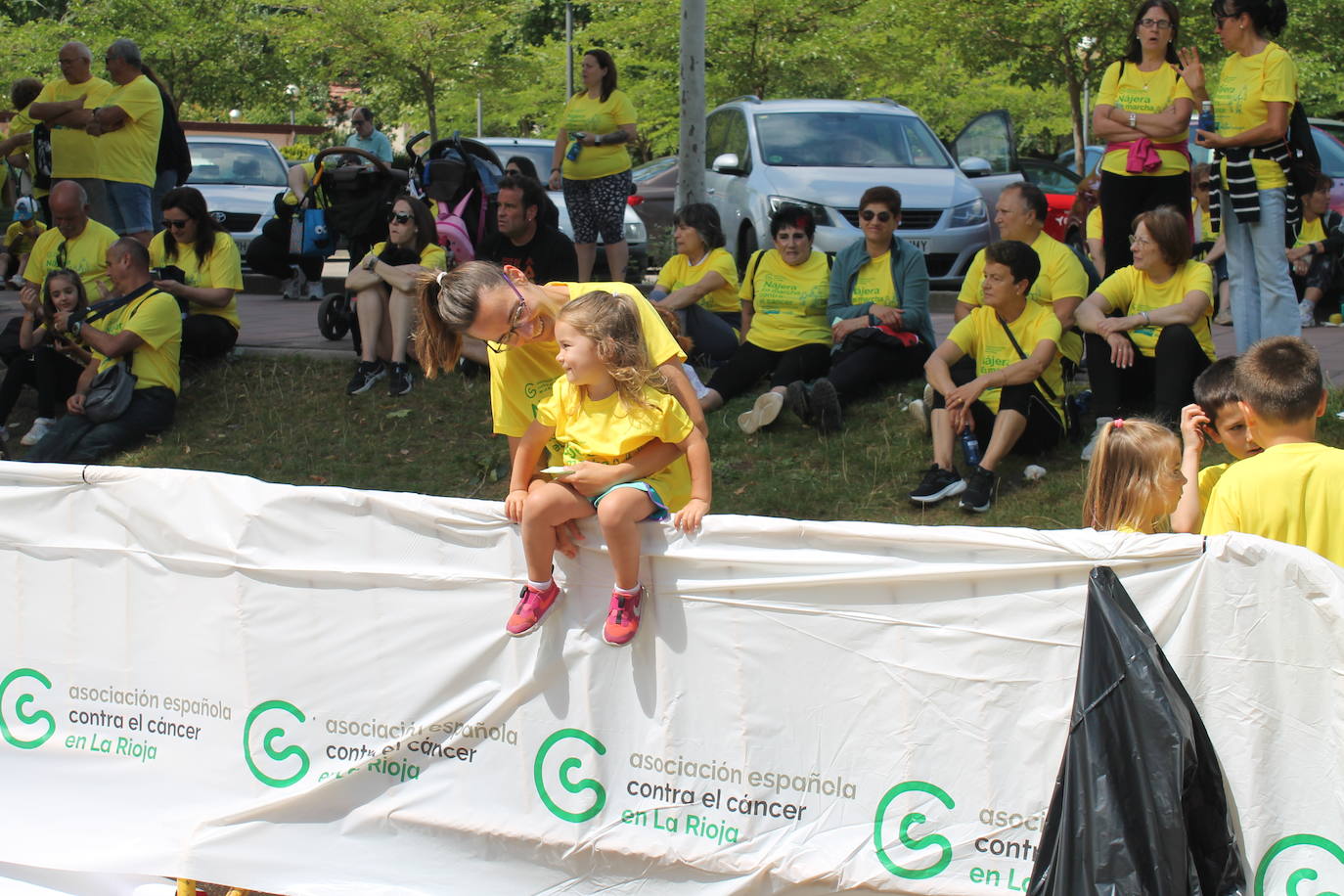 Las imágenes de la marcha solidaria contra el cáncer en Nájera