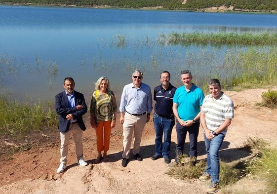 Dirigentes políticos y deportivos, esta mañana en El Perdiguero