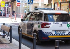 Vehículo de la Policía Local en Logroño.