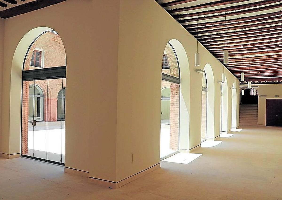 Imagen secundaria 1 - El perímetro del claustro acogerá zona de estudio y lectura. 