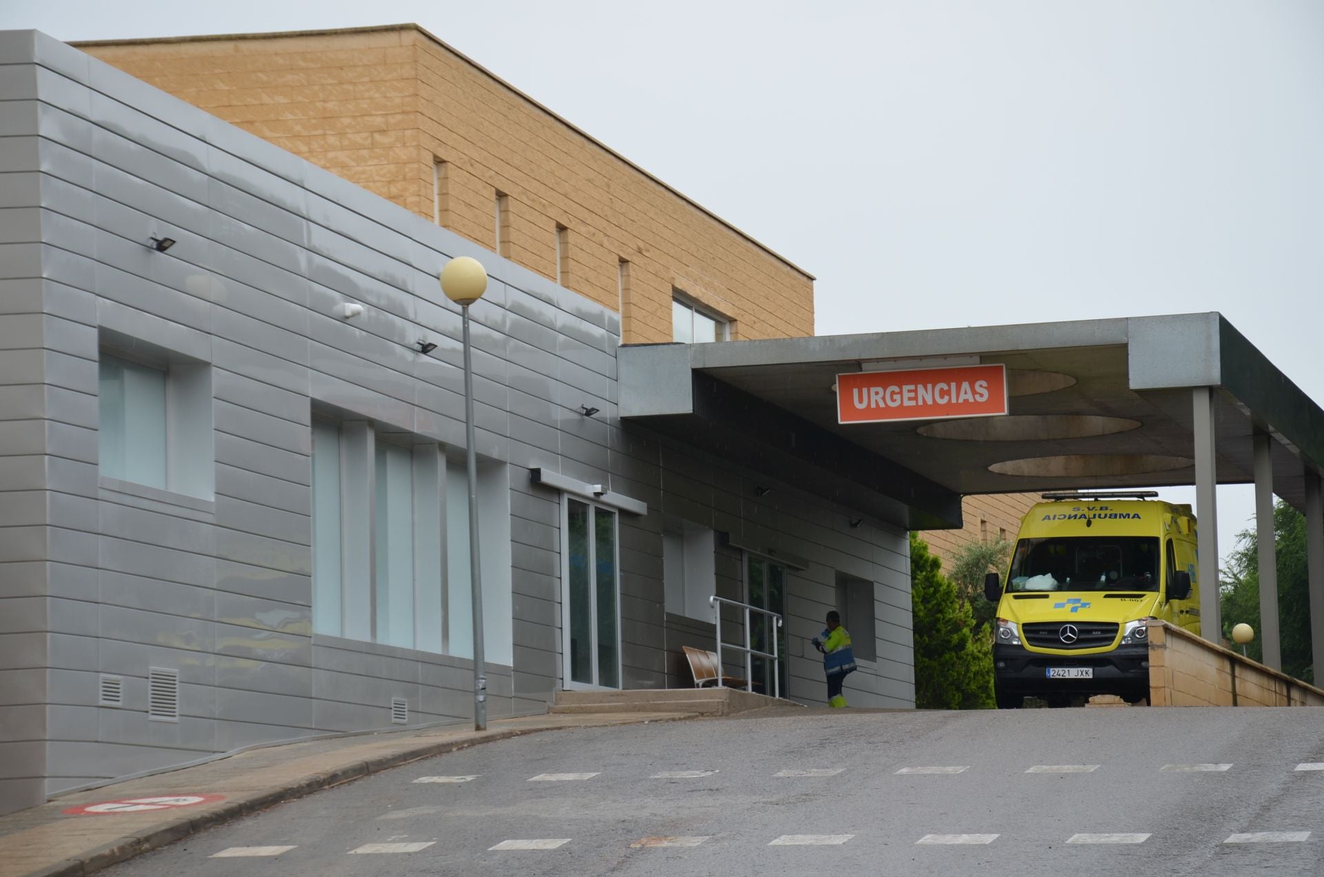 Vista del acceso a Urgencias del Hospital de Calahorra.