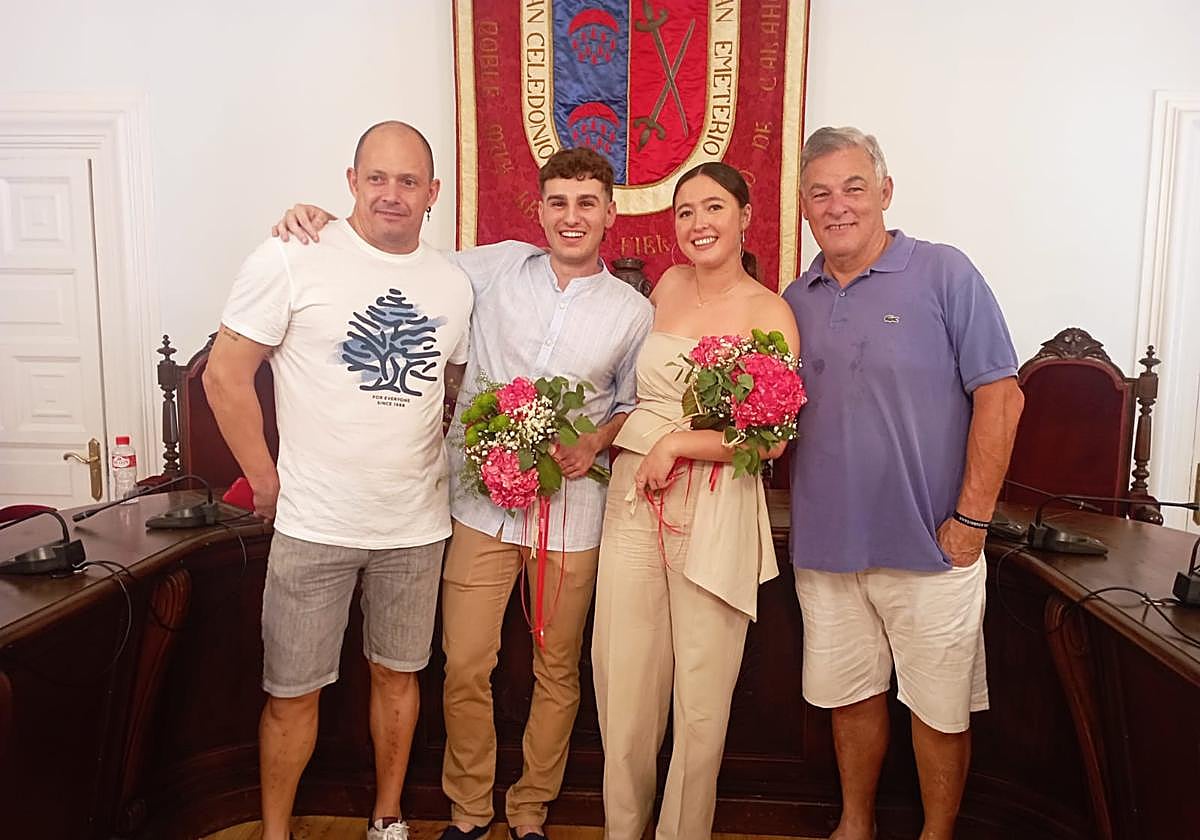 Los presidentes del Hambre y la Calagurritana, con los reyes.