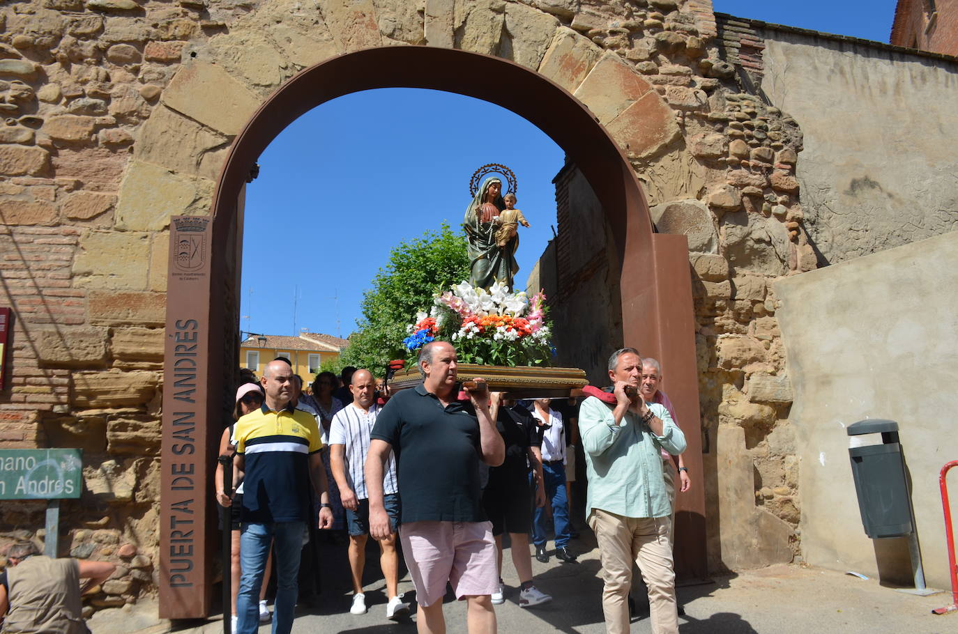 La mejores fotos de la procesión con la virgen del Planillo