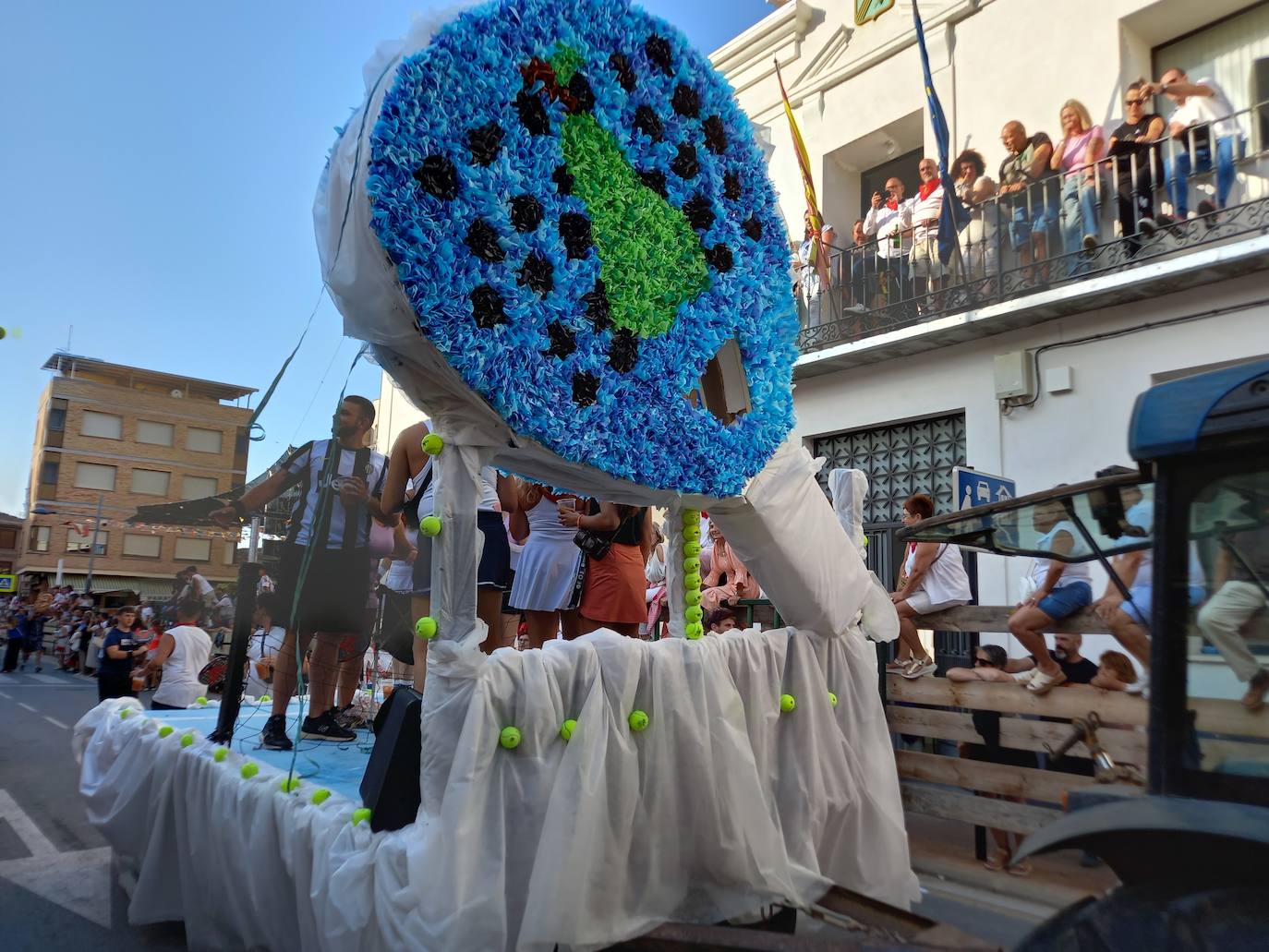 Desfile de carrozas en las fiestas de Rincón de Soto