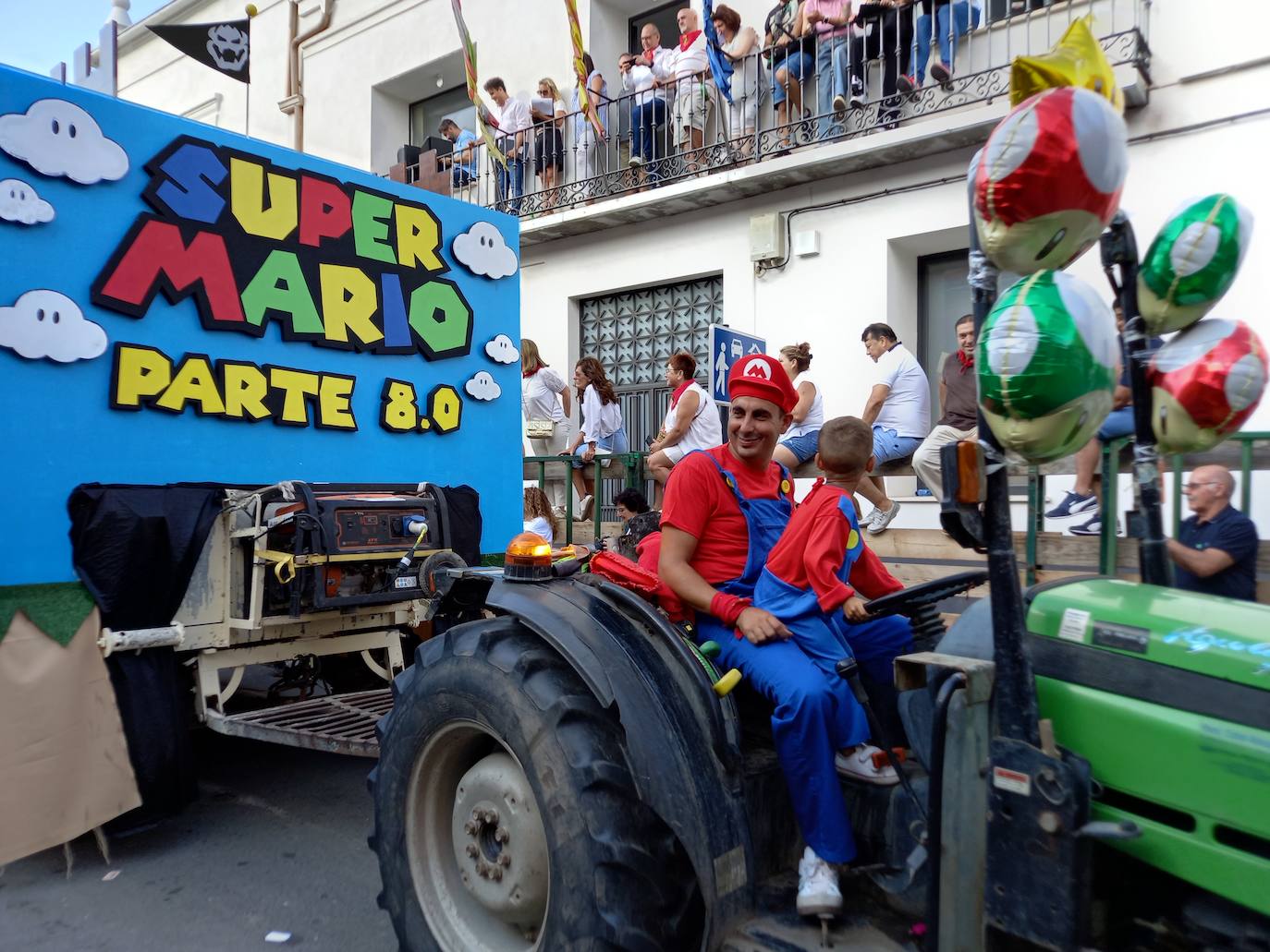 Desfile de carrozas en las fiestas de Rincón de Soto