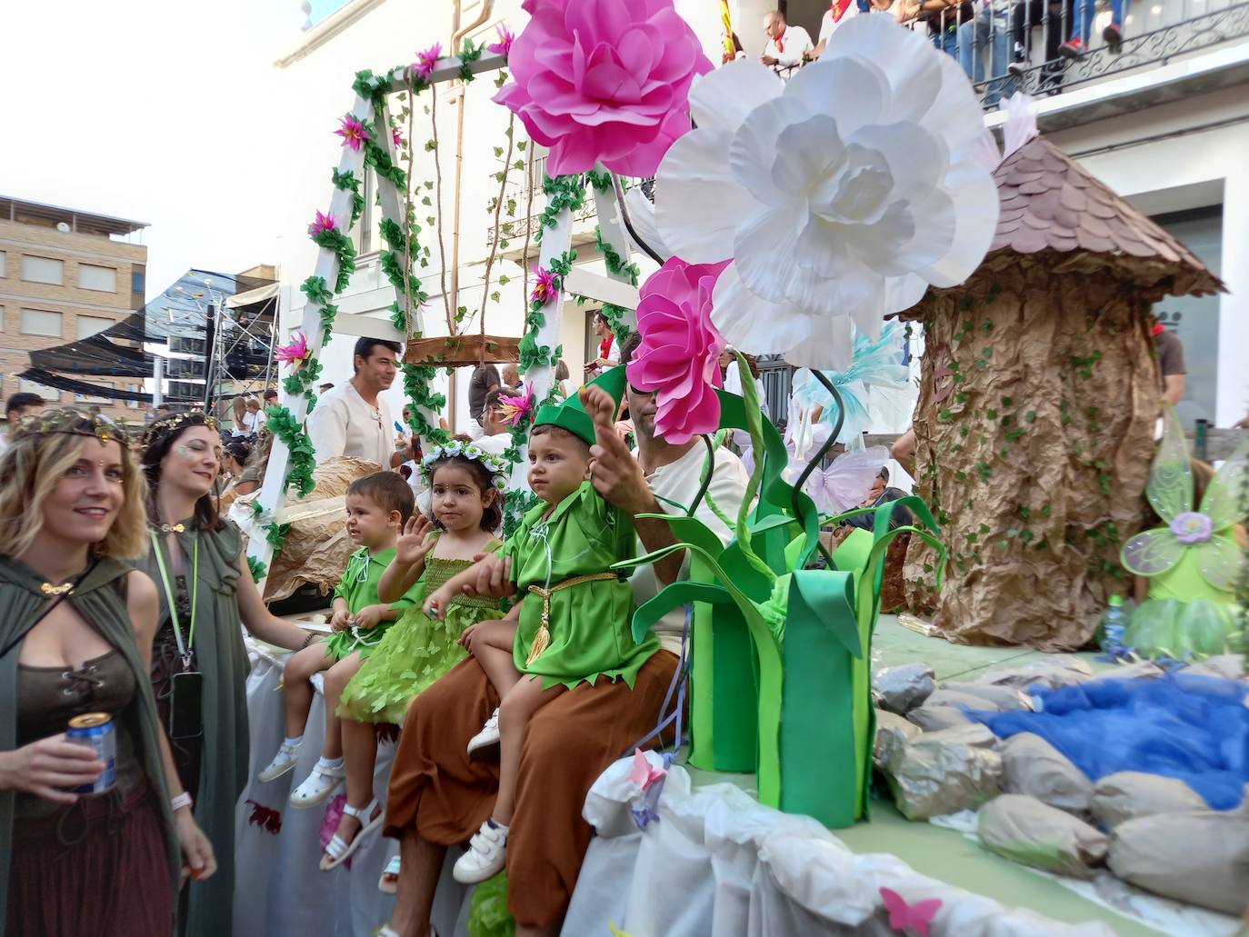 Desfile de carrozas en las fiestas de Rincón de Soto