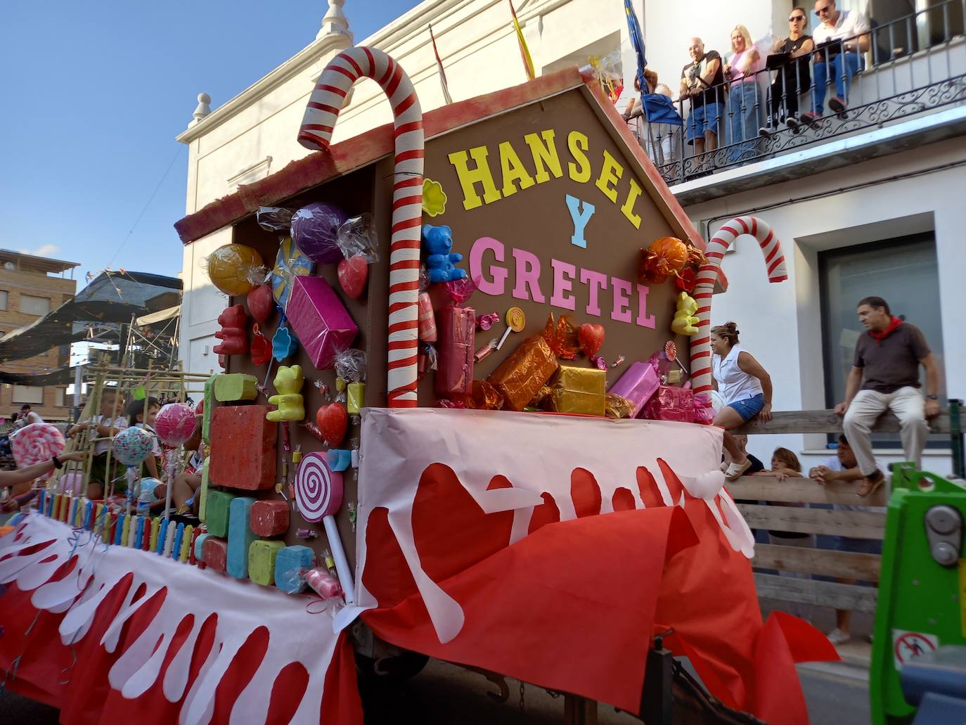 Desfile de carrozas en las fiestas de Rincón de Soto