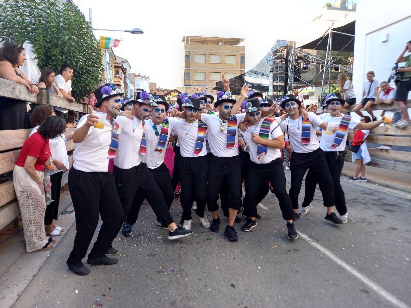 Desfile de carrozas en las fiestas de Rincón de Soto