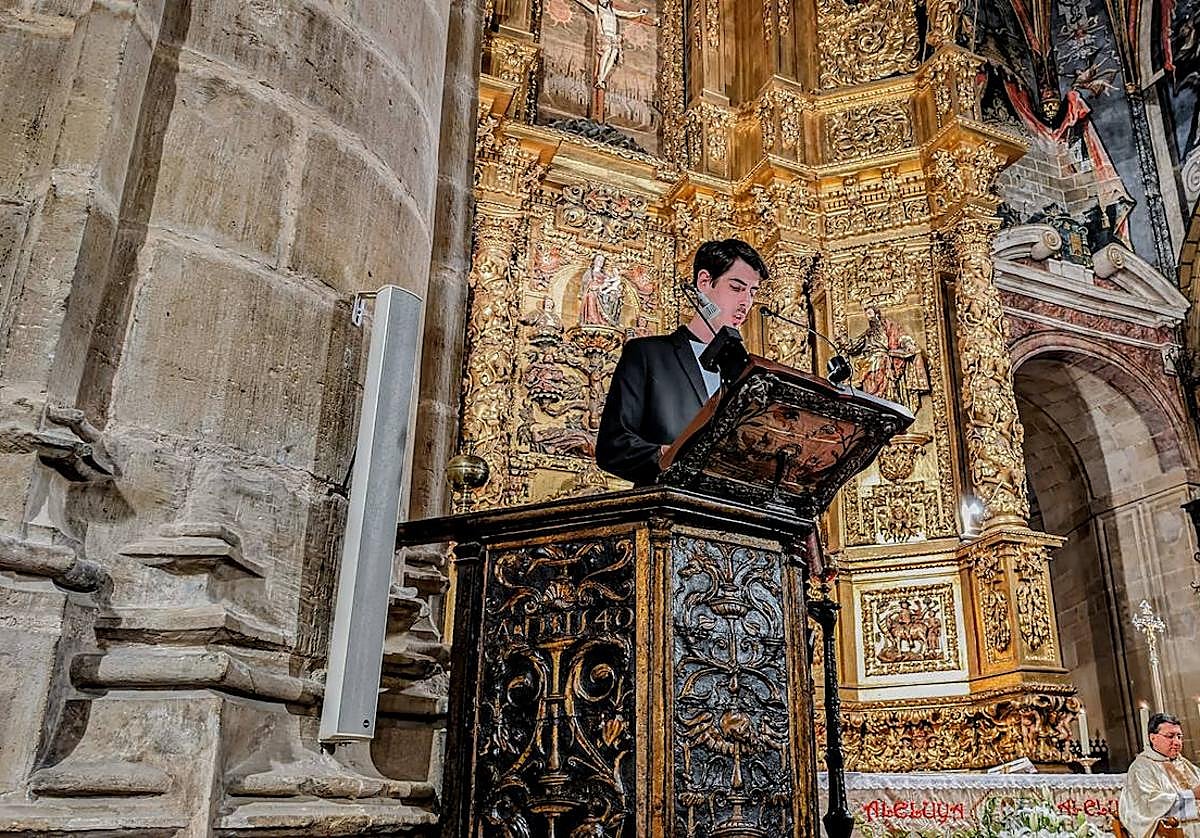 Álvaro Ortiz, durante la celebración de su confirmación.