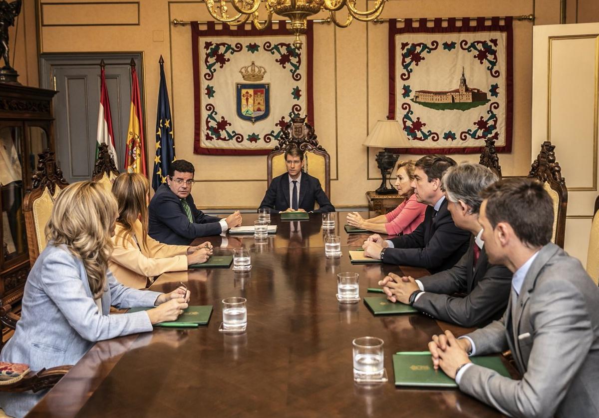 Primera reunión del Consejo de Gobierno presidido por Gonzalo Capellán en julio de 2023.