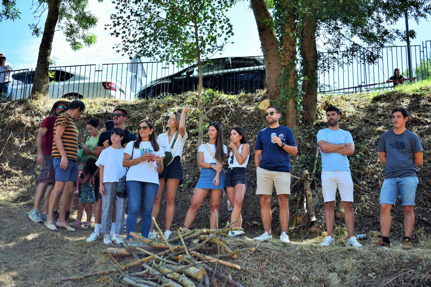 Con amigos y barcos de cartón por el Iregua