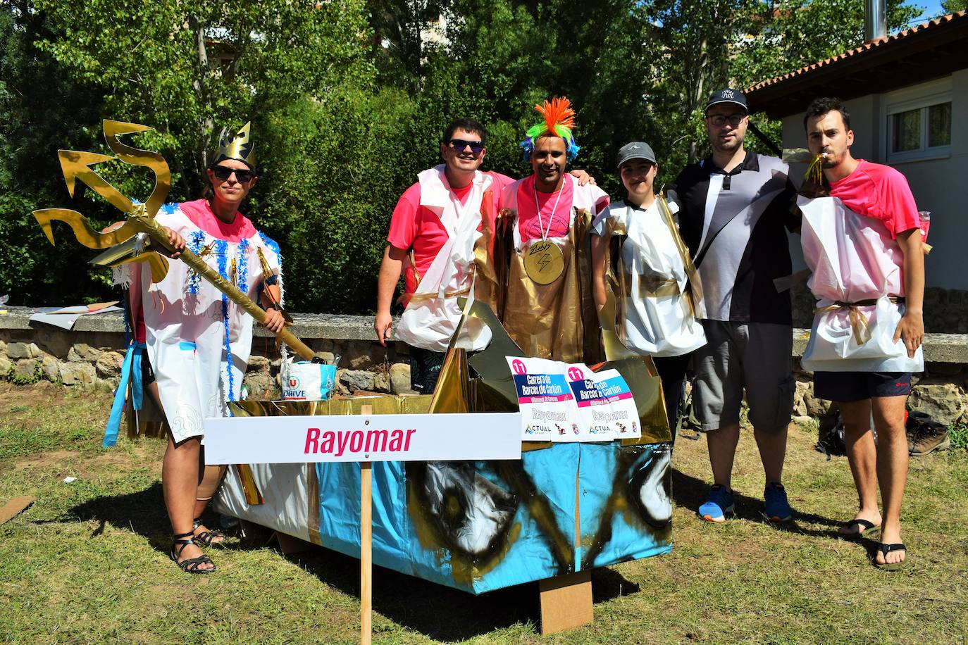 Con amigos y barcos de cartón por el Iregua