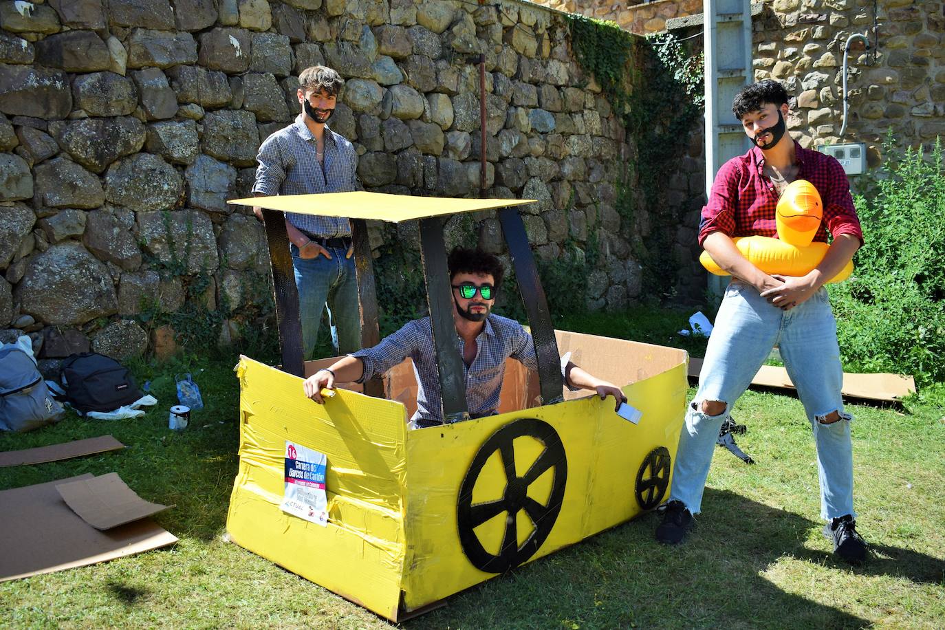 Con amigos y barcos de cartón por el Iregua