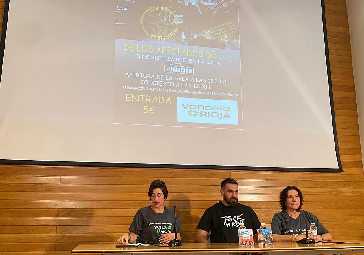 De izquierda a derecha, Sandra Gómez, Miguel Moreira y Paqui Terroba