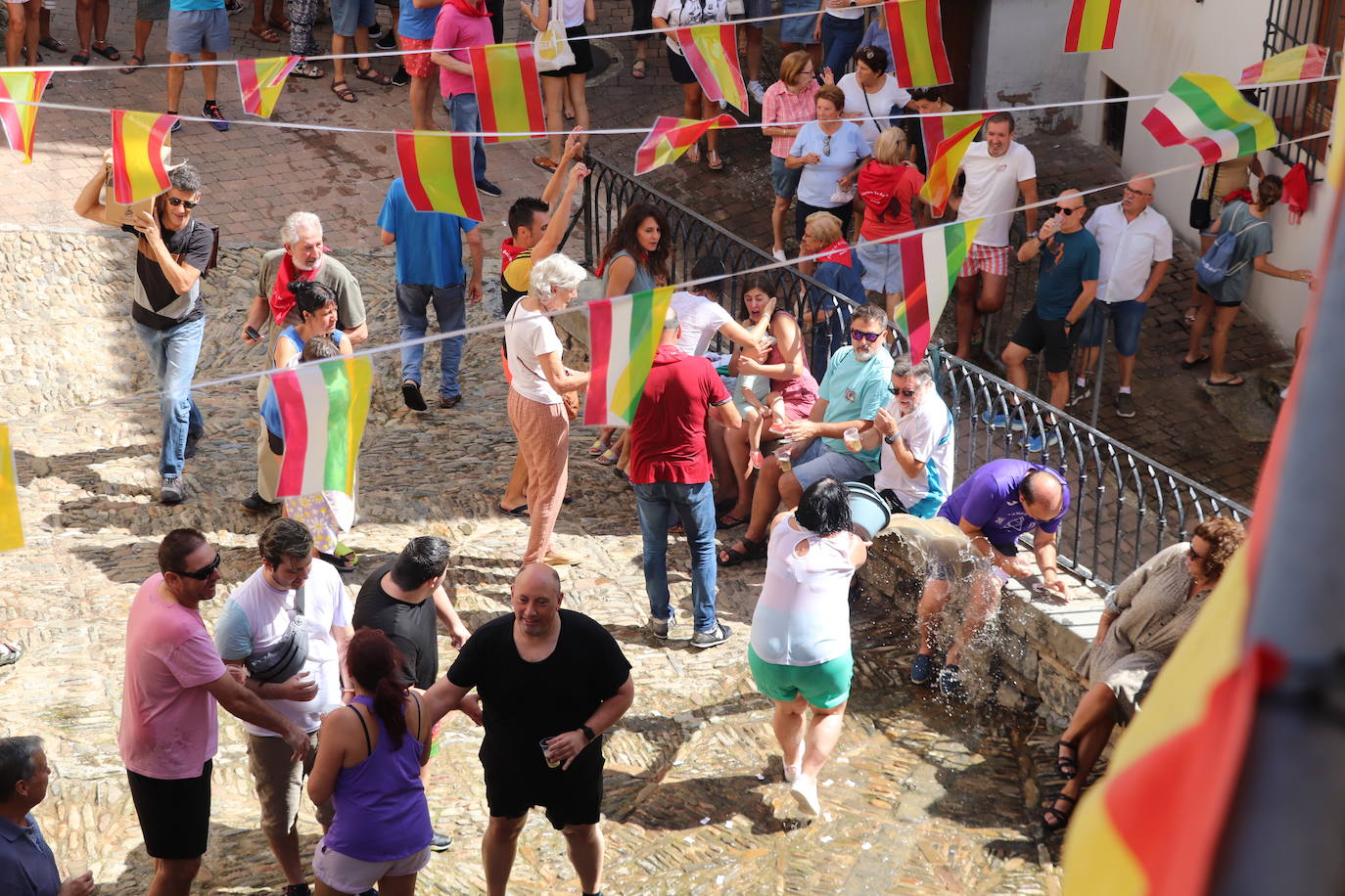 Las imágenes de la batalla de agua de Munilla