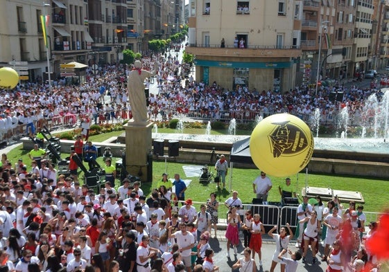 Ambiente en el chupinazo de las fiestas de Calahorra del año pasado.