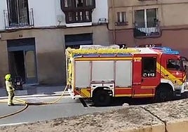 Un incendio afecta a un inmueble en obras de avenida de Viana