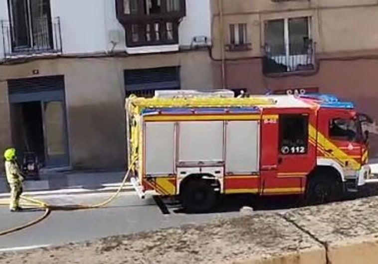 Un incendio afecta a un inmueble en obras de avenida de Viana