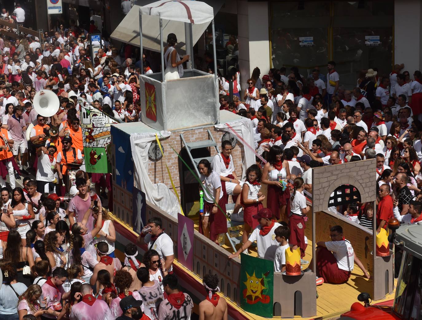 El dragon de la peña Riojana, la mejor carroza