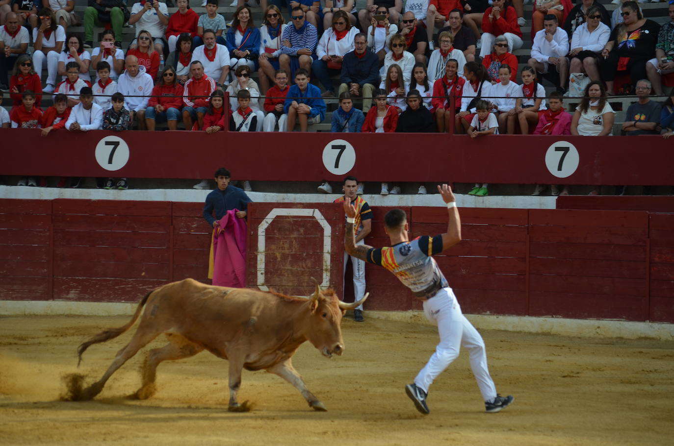 Mañana de novillos y tarde de risas con el Grand Prix en Calahorra
